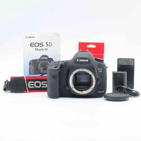 ショット数671回 Canon EOS 5D Mark III ボディ #927