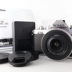 《 ショット数4550 回》Nikon ミラーレス一眼カメラ Z fc レンズキット NIKKOR Z DX 16-50mm f/3.5-6.3 VR シルバー 付属 ZfcLK16-50SL