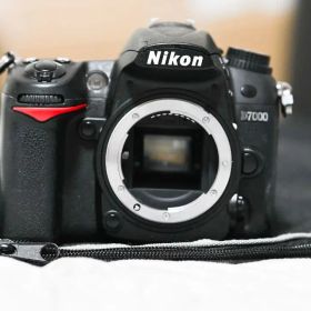 Nikon D7000 デジタル一眼レフカメラ