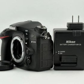 ★極上美品★ニコンNIKON D7200 ボディ★バッテリー、充電器付★