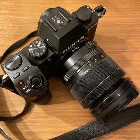 FUJI X-S10 XF18-55mm F2.8-4 手ぶれ補正 ミラーレス