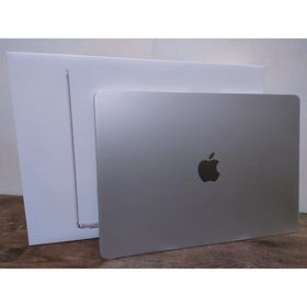 アップル(Apple)の【超美品】MacBook Air M2 15インチ［スターライト］(ノートPC)