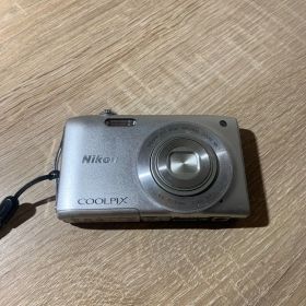 8605 Nikon COOLPIX S3300 シルバー デジカメ