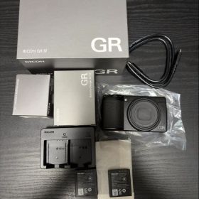 【最安値】RICOH GR IV + バッテリー + 充電器 150ショット以下