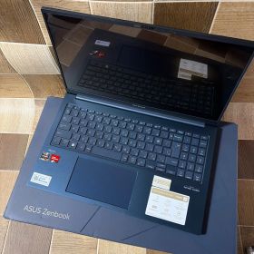 美品 ASUS Zenbook 15 OLED UM3504 ノートパソコン ブラック 黒 中古品