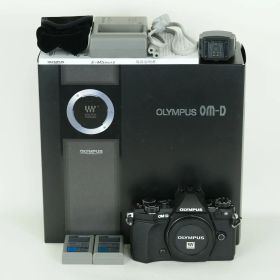 [良品 | シャッター数7,400回｜バッテリー2個付] OLYMPUS OM-D E-M5 Mark II [ボディ ブラック] | マイクロフォーサーズマウント