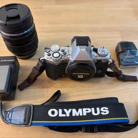 オリンパス e-m5ii レンズ付き