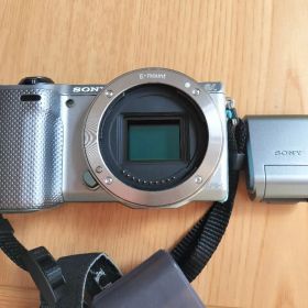 【ジャンク】Sony NEX-5T ミラーレス一眼 シルバー
