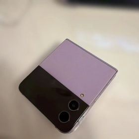 GALAXY Z Flip4