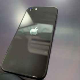 Apple iPhone SE2 ブラック 本体+カバー2種類+フィルム貼付済