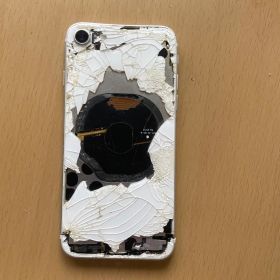 iPhone SE2 ホワイト 本体 ジャンク アクティベーション解除