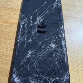 iPhone SE 第2世代 64GB ブラック 背面割れ カメラNG ジャンク