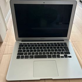 【美品】Apple MacBook Air 2017 シルバー13インチ