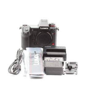■極上品■ PANASONIC フルサイズ ミラーレス一眼カメラ ルミックス S1H ボディ 2420万画素 ブラック DC-S1H-K No.C02693