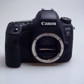 【中古】 (キヤノン) Canon EOS 6D MARKII ボデイ【中古カメラ デジタル一眼】 ランク：AB