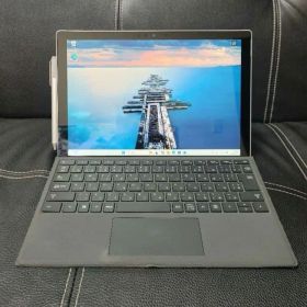 Surface Pro 5 / Core m3 / Office2021付