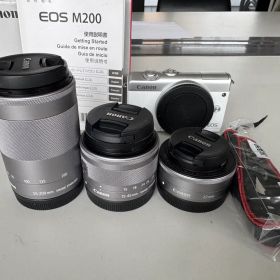 【美品】Canon EOS M200 ミラーレスカメラ 3本レンズ付き