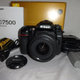 NIKON D7500デジタル一眼レフカメラボディ ショット数27300です。