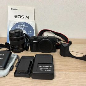 美品 Canon EOS M ミラーレス一眼 本体と付属品