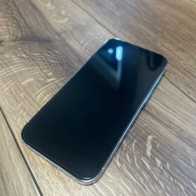 超美品 iPhone 14 Pro 128GB シルバー ケース付