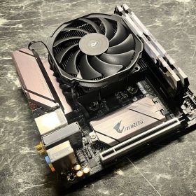 AORUS B450i & Ryzen7 3700x メモリ無し