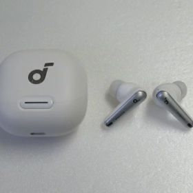 【中古品】Anker Soundcore Liberty 4 NC A3947 アンカー サウンドコア ワイヤレスイヤホン ホワイト 送料無料！