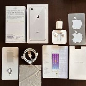 iPhone8 正規品 電源アダプタ、EarPodsなど、付属品の全て 本体なし