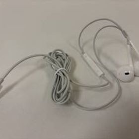 アップル Apple Apple純正 EarPods（Lightningコネクタ）MWTY3J/A ワイヤードイヤホン リモートコントロール内蔵 iPhone付属品 ほぼ未使用