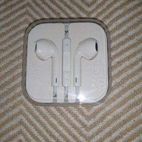 Apple EarPods ホワイト 3.5mmジャック