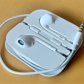 【未使用】Apple純正 EarPods 3.5mm 有線イヤホン iPhone