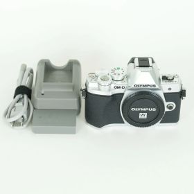 [美品 | シャッター数2,346回] OLYMPUS OM-D E-M10 Mark III [ボディ シルバー] | マイクロフォーサーズマウント