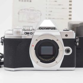 オリンパス Olympus OM-D E-M10 Mark III 16.1MP Silver Camera 3601 Shots [新品同様] #Z5869A