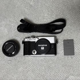 OLYMPUS PEN E-P7 14-42mm