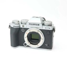 【中古】 《良品》 FUJIFILM X-T5 ボディ シルバー [ デジタルカメラ ]
