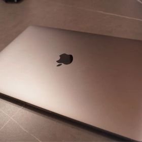 【4ポート上位モデル】MacBookPro2019 i5 8GB 256GB