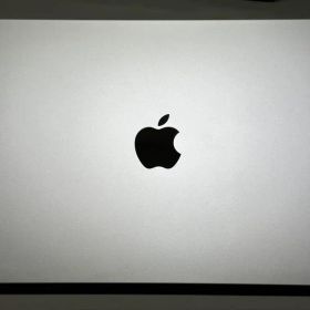Apple MacBook Air m2 13インチ シルバー