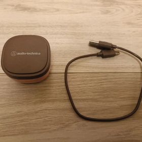 美品 audio-technica ATH-SQ1TW ワイヤレスイヤホン