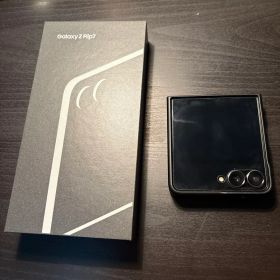 ほぼ新品 UAE版Galaxy Z Flip7 ブラック 本体