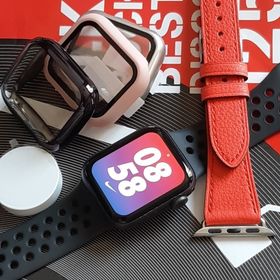 アップルウォッチ(Apple Watch)の！NIKE アップルウォッチ SE 40mm Apple Watch(腕時計)