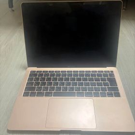 Apple MacBook Air 2018ローズゴールド
