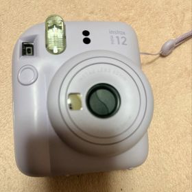 Fujifilm instax mini 12 本体とフィルム
