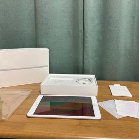 【美品】第6世代 iPad シルバー Wi-Fi 32GB シートシール付