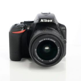 【中古】 (ニコン) Nikon D5500 18-55VR2 レンズキツト ブラツク【中古カメラ デジタル一眼】 ランク：AB