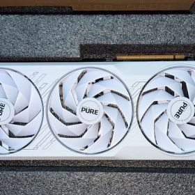 【極美品・白】SAPPHIRE PURE RX7800XT 16GB