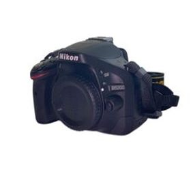 Nikon◆デジタル一眼カメラ D5200 ダブルズームキット [ブラック]