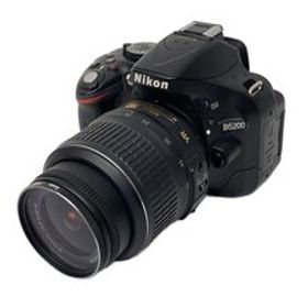 Nikon◆デジタル一眼カメラ D5200 18-55 VR レンズキット [ブラック]//