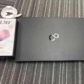 極美品 fujitsuノートパソコン13.3型 Win11Home Corei7/16GB/SSD512GB/ FMVU90E3BN