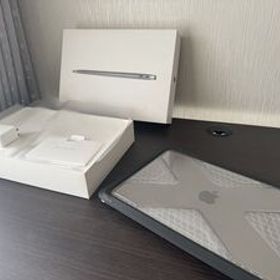【超美品・おまけ3点付】M1 MacBook Air メモリ16GB SSD256GBアクセサリー付