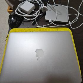 MacBook Pro 13インチ (2015) イエローケース付き