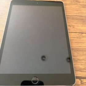 美品 Apple iPad mini3 Wi-Fiセルラー16GBシルバー